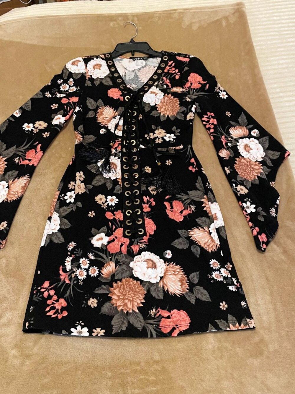 Pretty Venus Boho Floral Mini Dress with lace up front and ties size XS